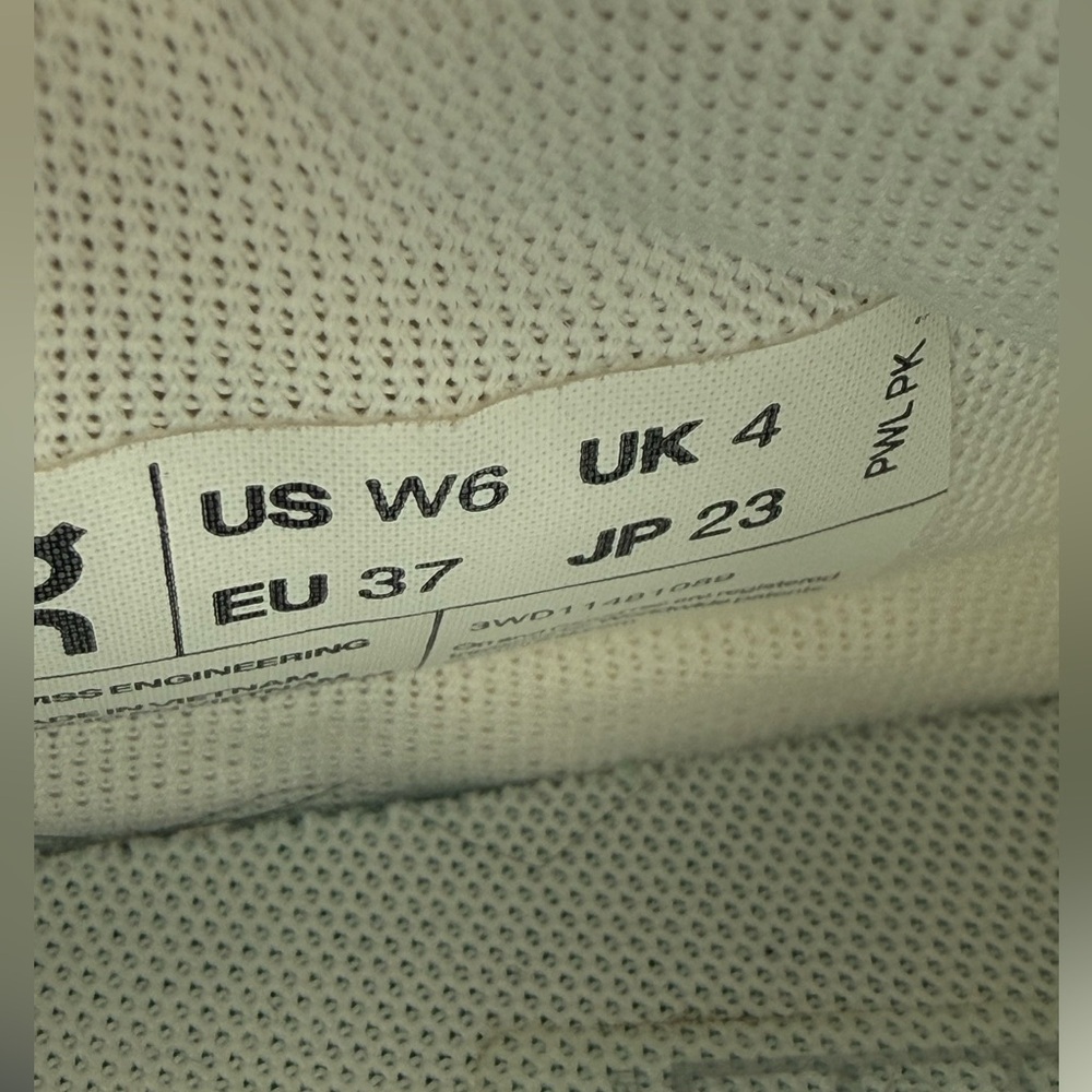 ON Cloud The Roger women’s size 6 - Picture 7 of 10